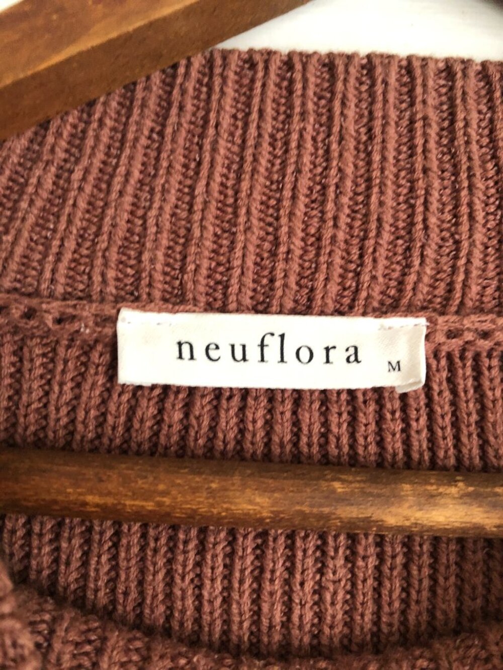 Neuflora Sweater - Picture 2 of 3